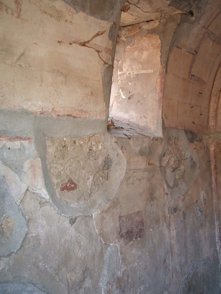 VII.3.21 Pompeii. May 2005. Vaulted ceiling in triclinium.