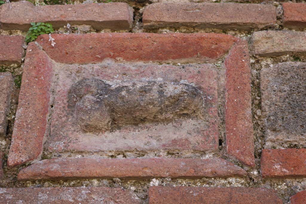 VII.3.23 Pompeii. December 2006. Travertine and masonry sales counter.