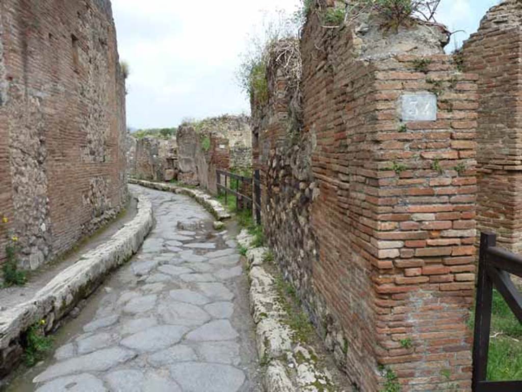 VII.3.34 Pompeii. March 2009. Looking east from entrance .