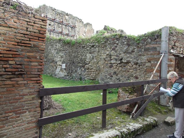 VII.3.37 Pompeii. Shop. December 2007. Entrance.
