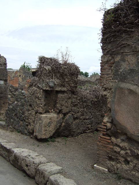 VII.3.38 Pompeii. September 2005. Looking east along entrance corridor.