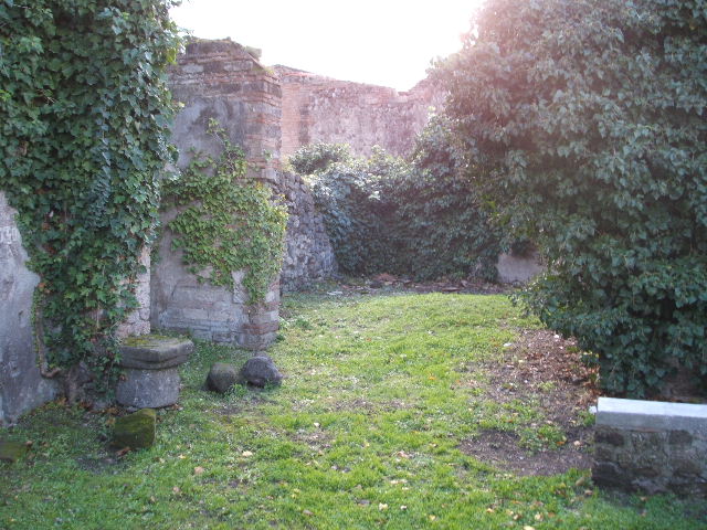 VII.3.38 Pompeii. December 2005. Latrine.