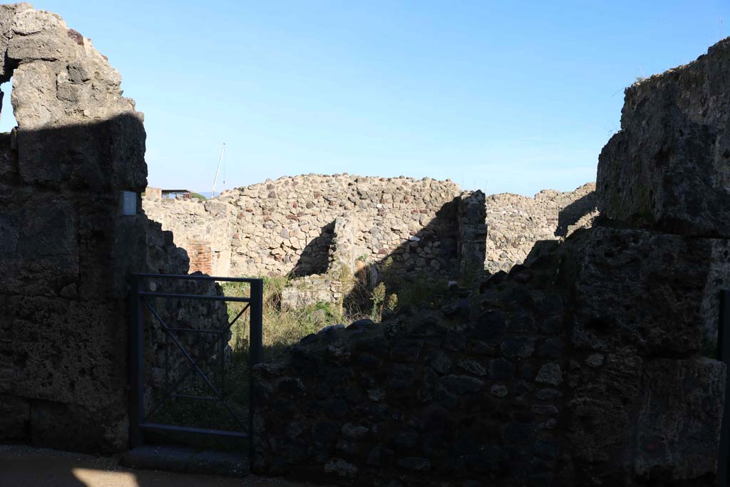 VII.3.39 Pompeii. December 2007. Small room on east side, at rear of VII.3.1/2.
