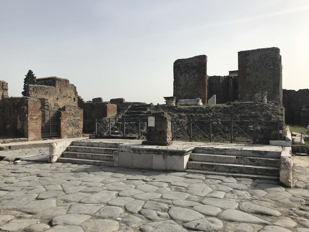 VII.4.1, Pompeii. April 2019. Looking east towards the Temple.
According to Niccolini, the front platform of the temple would have had iron railings with gates at the altar end of each set of steps.
See Niccolini F, 1854. Le case ed i monumenti di Pompei: Volume Primo. Napoli, Tempio della Fortuna, Tav. I, p. 2.
Photo courtesy of Rick Bauer.