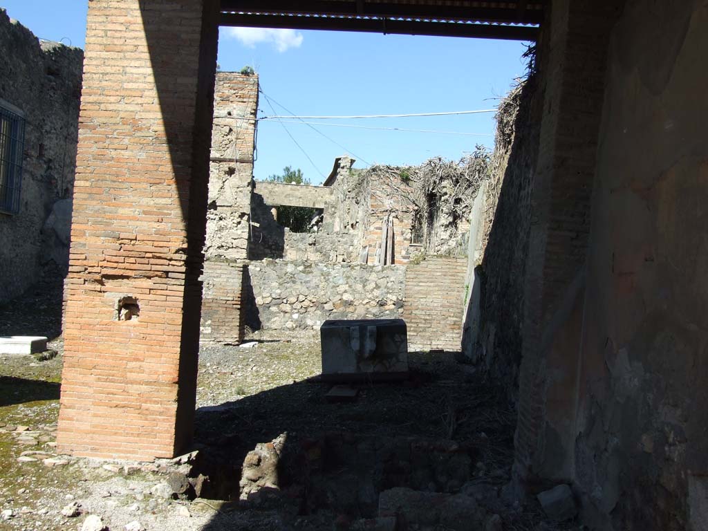 VII.4.25 Pompeii. March 2009.   Cubiculum on north west side of atrium.