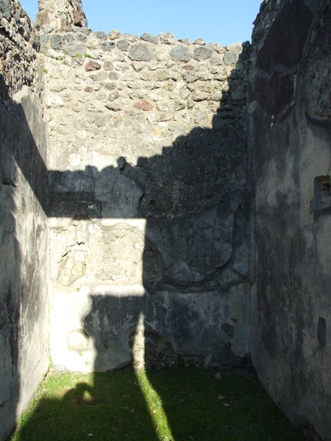 VII.4.31 Pompeii. March 2009. Room 27. Door to Cellar.