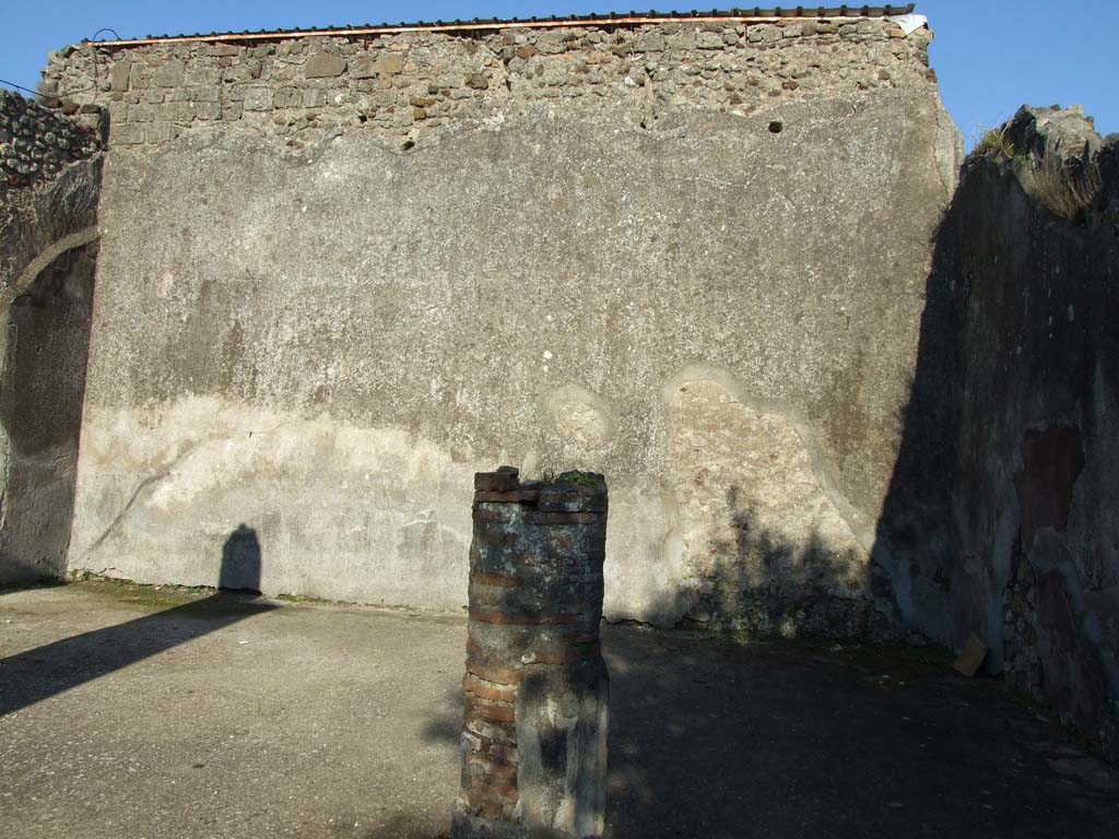 VII.4.31 Pompeii. March 2009. Room 31. North wall.