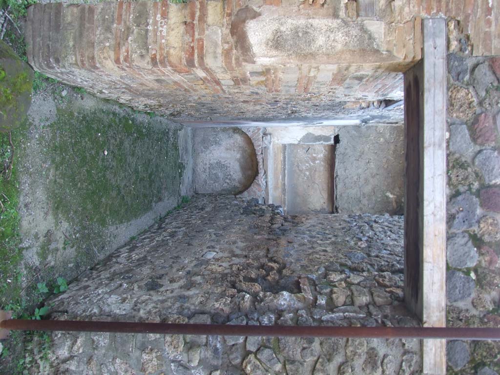 VII.4.31 Pompeii. March 2009. Middle Peristyle. South west corner.