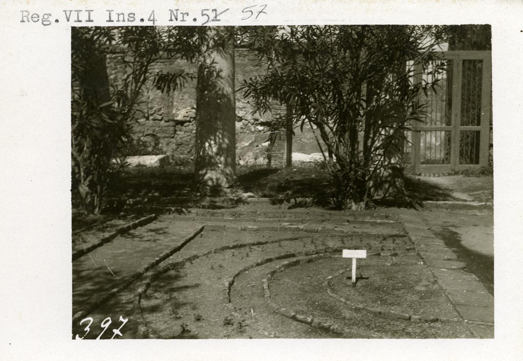 VII.4.31/51 Pompeii, although shown as VII.4.57 on photo. Pre-1937-39.
Looking north across brick-edged planting bed, towards doorway at VII.4.51, on right.
Photo courtesy of American Academy in Rome, Photographic Archive. Warsher collection no. 397.