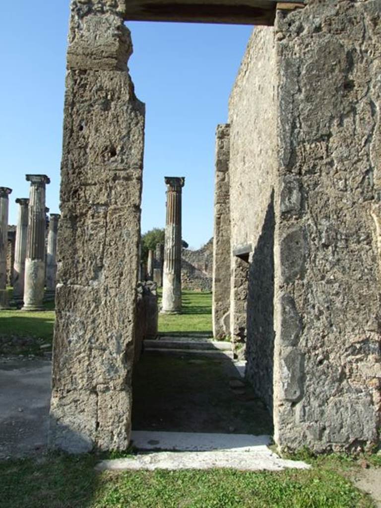 VII.4.31 Pompeii. March 2009. Room 12. Corridor to Peristyle.