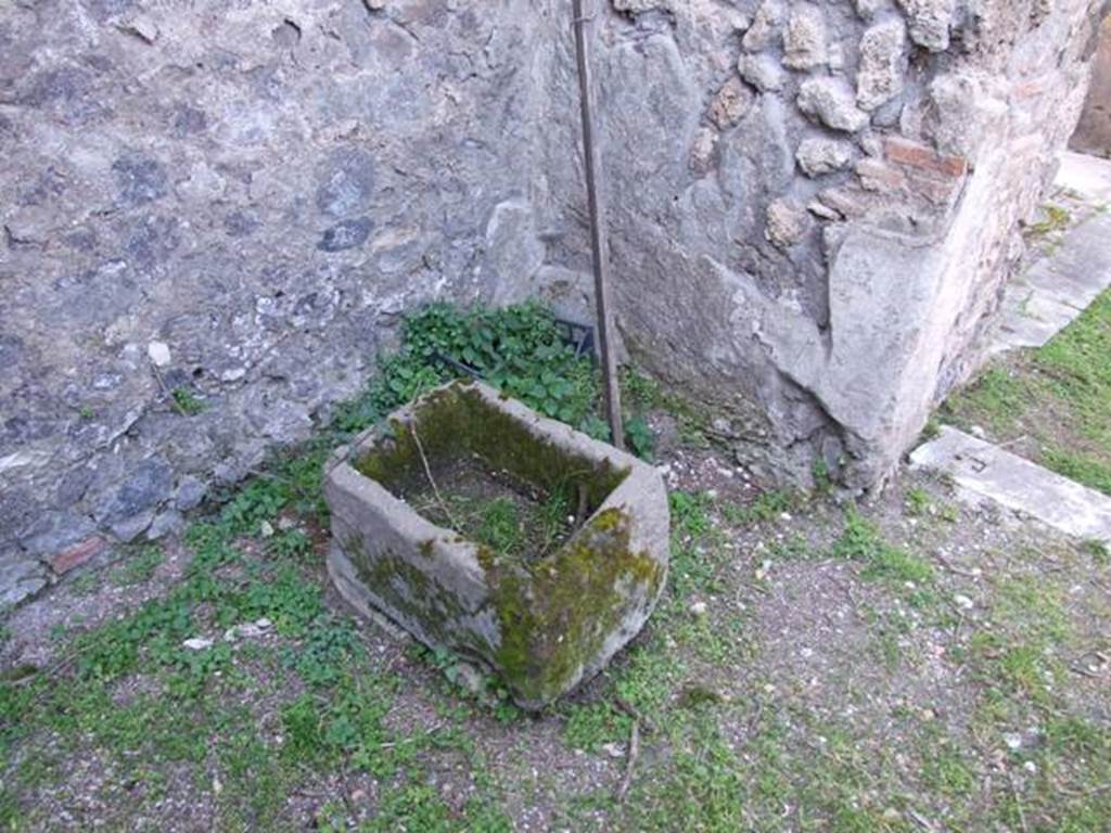 VII.4.31 Pompeii. March 2009. Room 14. North west corner. Basin.