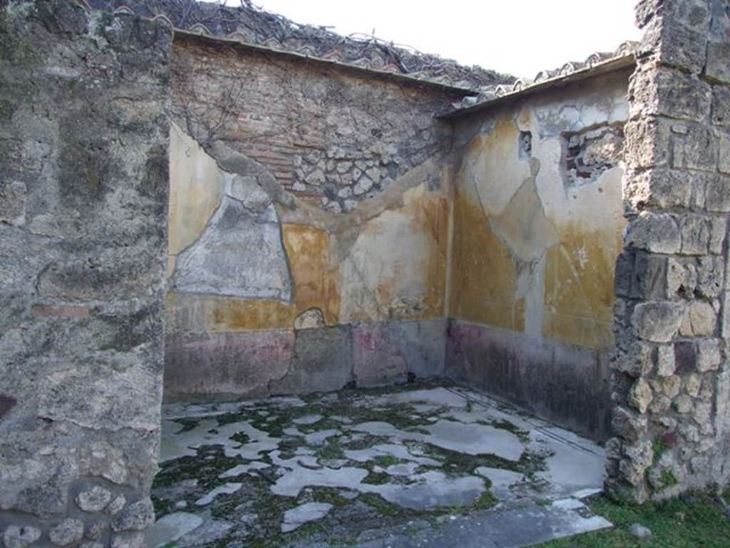 VII.4.31 Pompeii. March 2009. Entrance to Room 15.