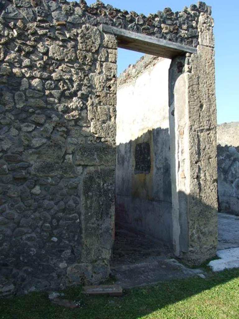 VII.4.31 Pompeii. March 2009. Doorway to Room 22.