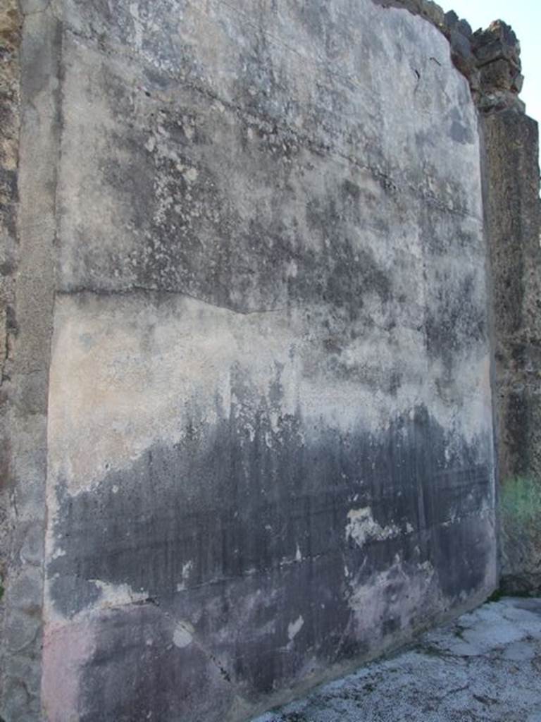 VII.4.31 Pompeii. March 2009. Room 23. Exedra, West wall.