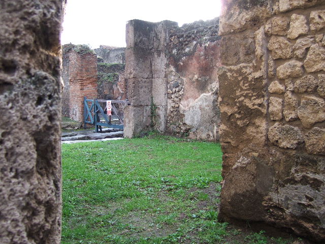 VII.4.32 Pompeii. May 2010. North wall, and small rear room.