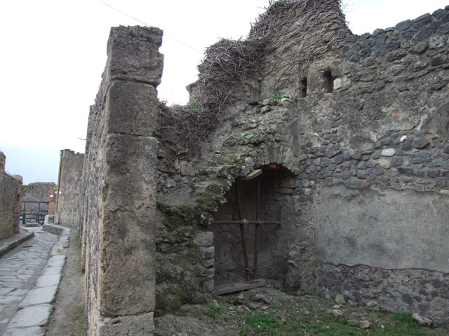VII.4.36 Pompeii.  December 2007.  Upper part of staircase to upper floor.