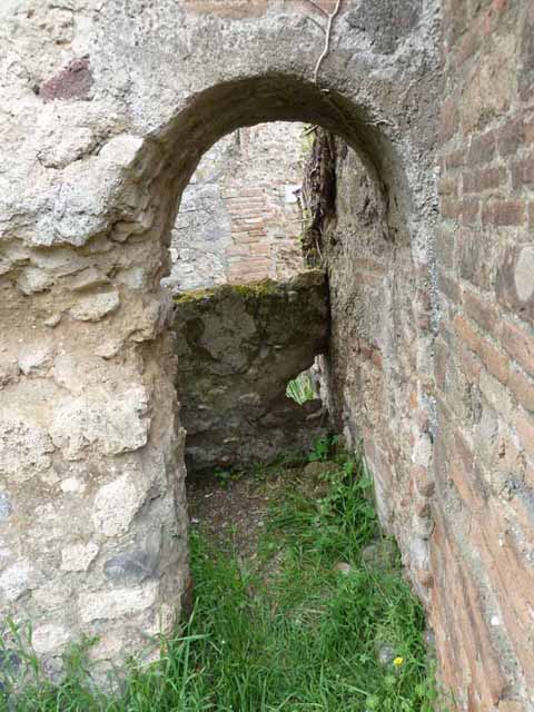 VII.4.39 Pompeii. May 2005.  Doorway to workshop.
