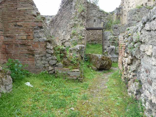 VII.4.40 Pompeii. May 2005. Looking west.