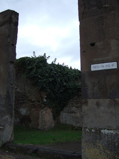 VII.4.45 Pompeii. December 2005. Looking south to rear room.