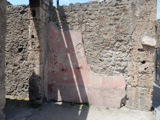 VII.4.48 Pompeii. December 2007.  Room 16.  Room overlooking Peristyle.