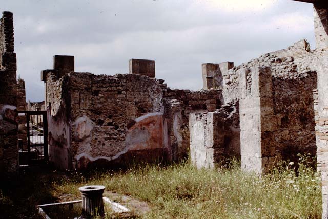 VII.4.48 Pompeii. March 2009. Room 17. North wall.