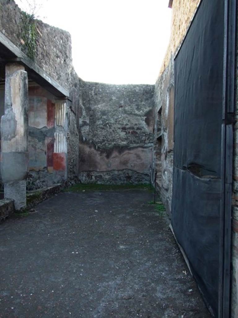 VII.4.48 Pompeii. December 2007. Room 16. Room overlooking Peristyle.