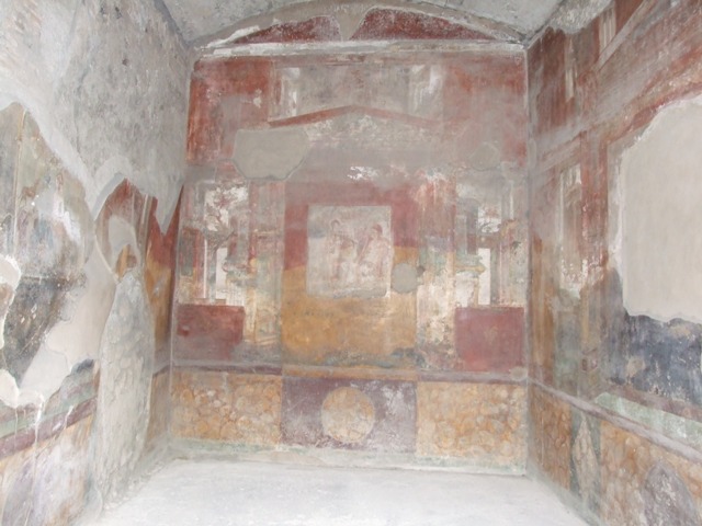 VII.4.48 Pompeii. December 2007. Peristyle. Pool.