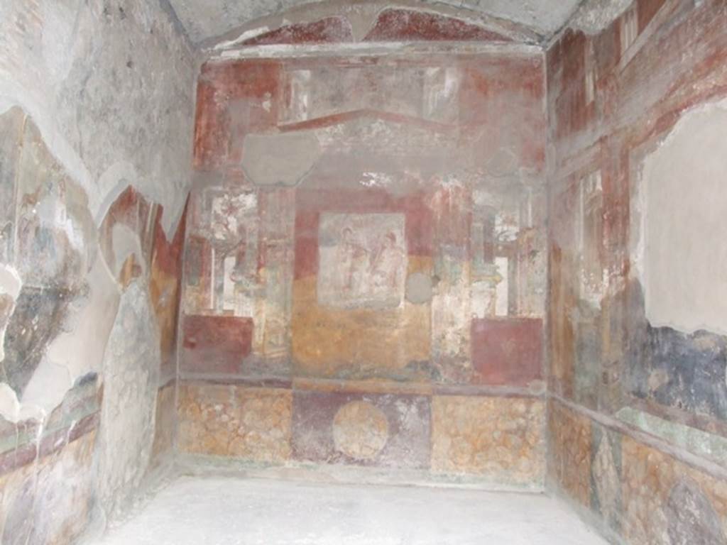 VII.4.48 Pompeii. December 2007. Room 18. Exedra. East wall.