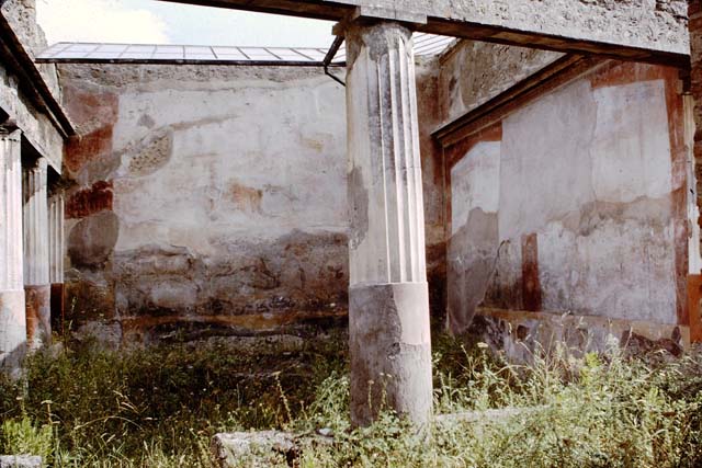 VII.4.48 Pompeii. December 2007.  Peristyle.  South wall, lower middle section.  Hunt scene.