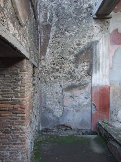 VII.4.48 Pompeii. December 2007. Peristyle.   West wall.
