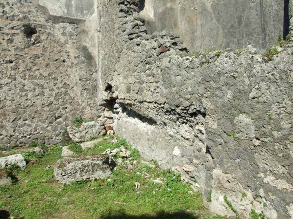 VII.4.57. Pompeii. March 2009. Room 12. Triclinium. East wall with remains of recess.