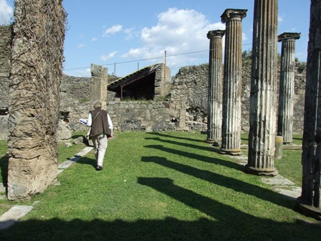 VII.4.57. Pompeii. March 2009. Looking east across North Portico.