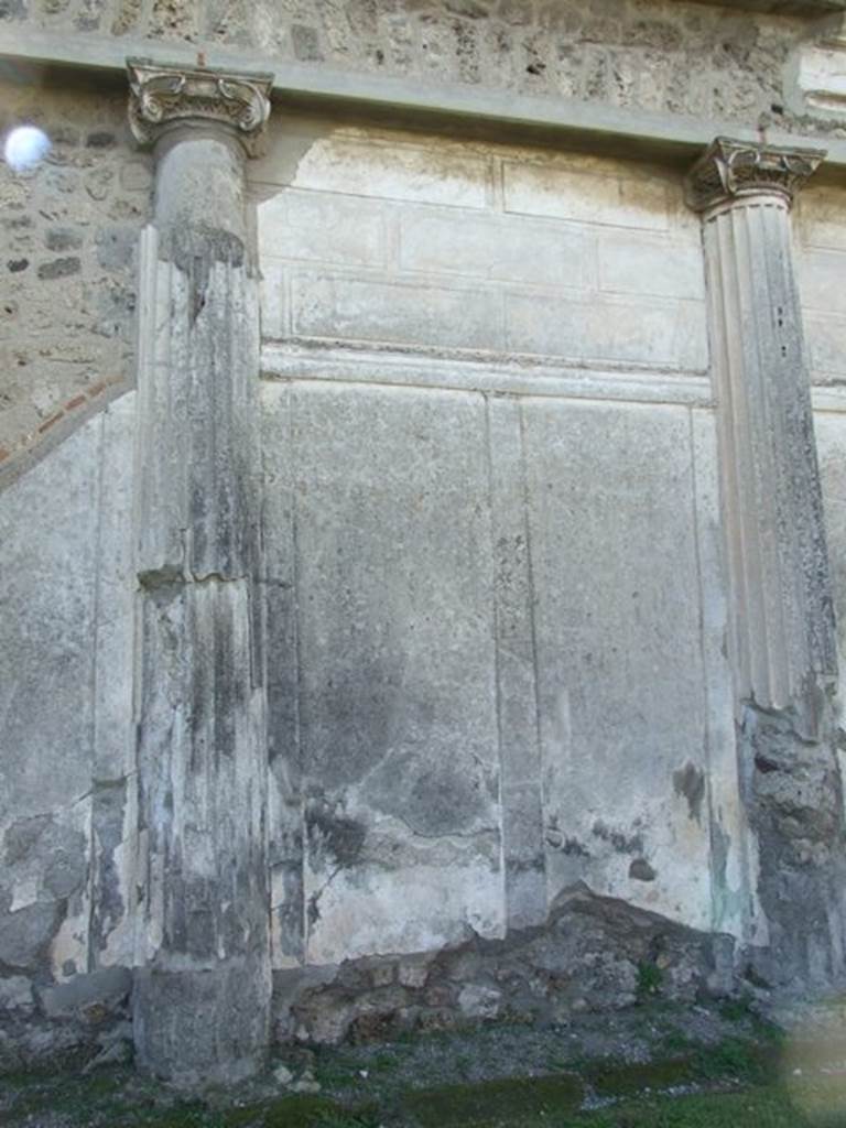 VII.4.57. Pompeii. March 2009. Peristyle. West wall.