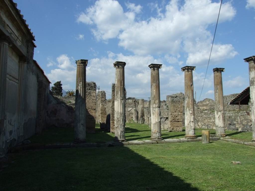 VII.4.57. Pompeii. March 2009. Peristyle. Looking north.