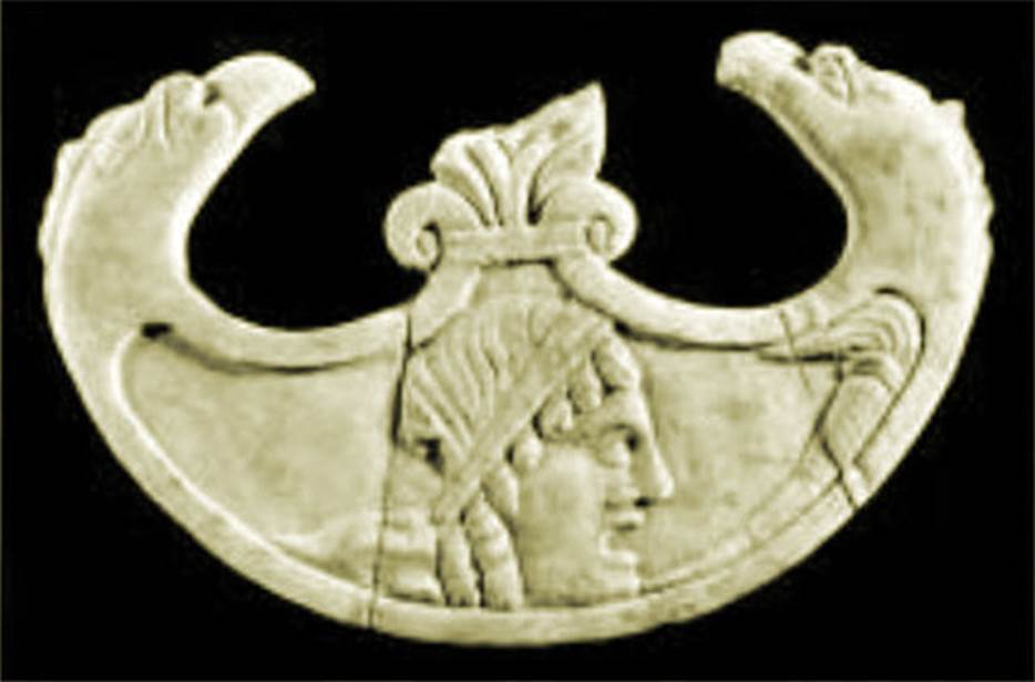 VII.4.59 Pompeii. Peristyle o, double sided crescent shaped oscillum (side B) with a tragic mask.
Now in Naples Archaeological Museum. Inventory number 6662.