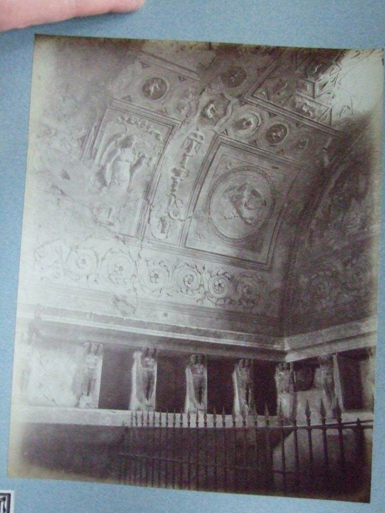 VII.5.24 Pompeii. Tepidarium south-east corner. Old undated photograph.
Courtesy of Society of Antiquaries. Fox Collection.