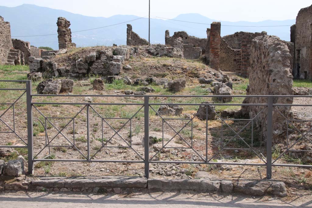 VII.6.4 Pompeii. September 2021. Looking south to site of shop entrance. Photo courtesy of Klaus Heese.