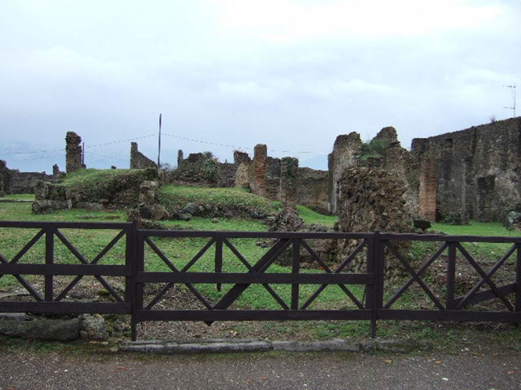 VII.6.4 Pompeii. December 2005. Site of entrance, looking south.