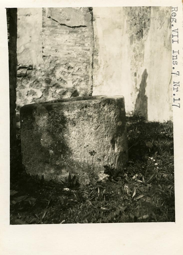 VII.7.17 Pompeii. Pre-1937-39.
Photo courtesy of American Academy in Rome, Photographic Archive. Warsher collection no. 1038.