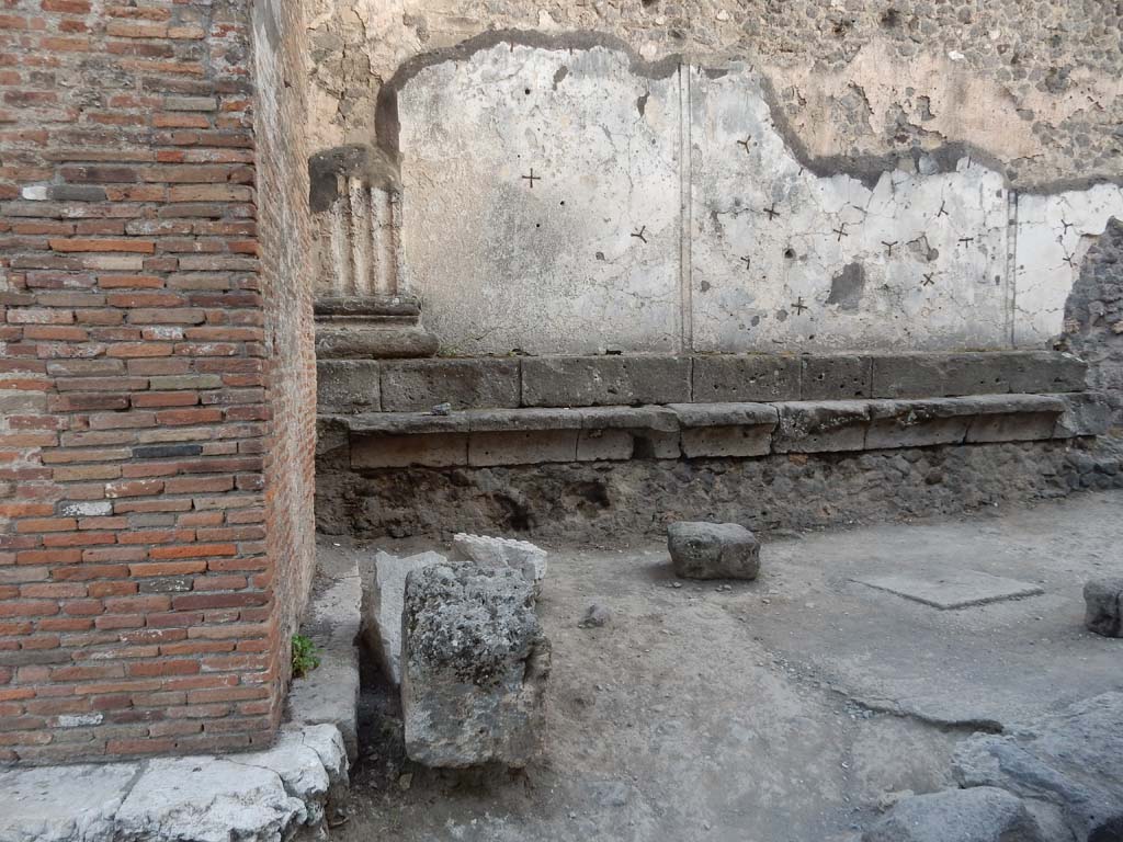VII.8 Pompeii Forum. June 2019. Looking south from arch, (on left) towards north wall of Forum in Vicolo dei Soprastanti.
Photo courtesy of Buzz Ferebee.