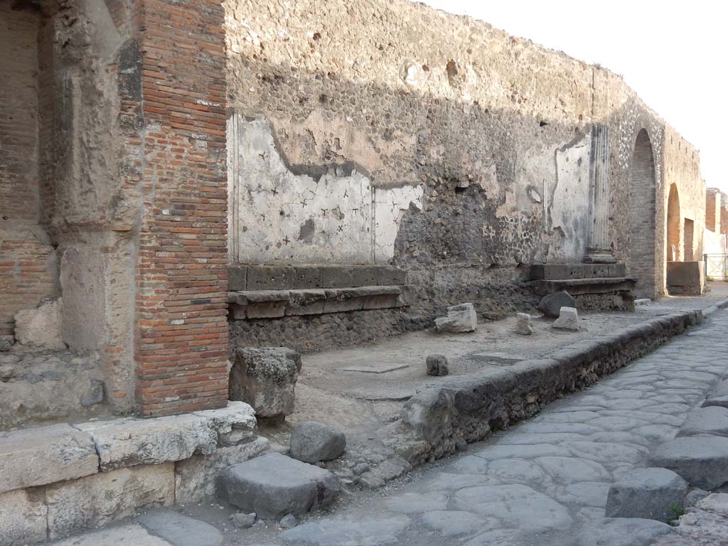 VII.8 Pompeii Forum. June 2019. Looking west from arch, (on left) along north wall of Forum in Vicolo dei Soprastanti.
Photo courtesy of Buzz Ferebee.