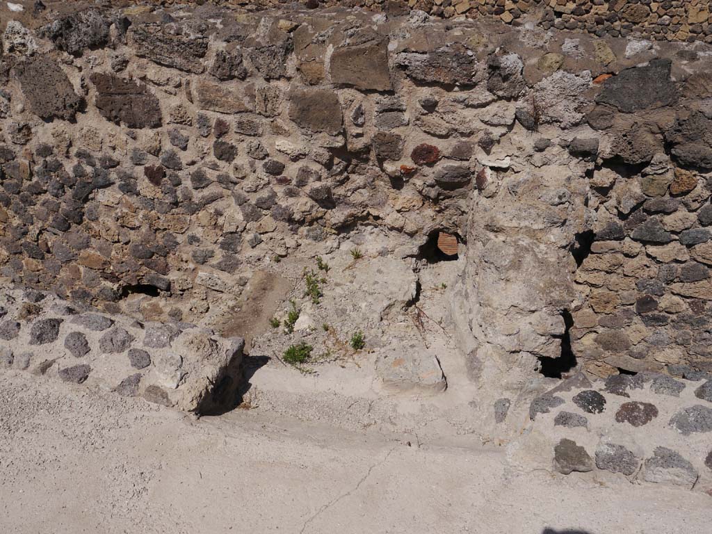 VII.8.01 Pompeii. September 2018. Area at top of stairs in north-east corner, looking north.
Foto Anne Kleineberg, ERC Grant 681269 DÉCOR.