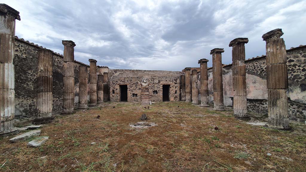VII.8.1 Pompeii. August 2021. Looking north across Temple.
Foto Annette Haug, ERC Grant 681269 DÉCOR.