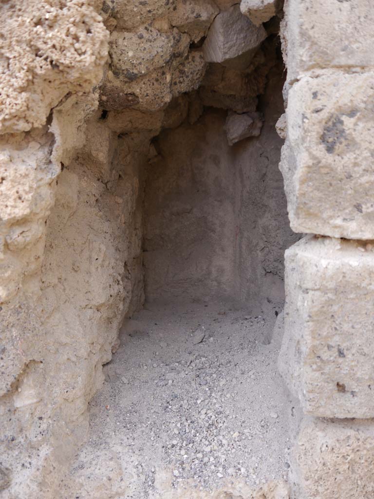 VII.8.01 Pompeii. September 2018. Recess in north wall at east end.
Foto Anne Kleineberg, ERC Grant 681269 DÉCOR.