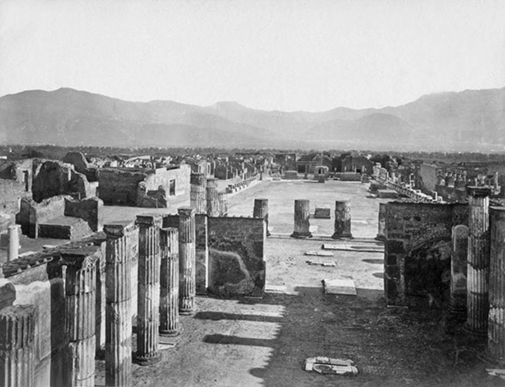 VII.8.1 Pompeii. About 1890. Looking south across the Temple of Jupiter and the Forum.
Photo courtesy of Rick Bauer.