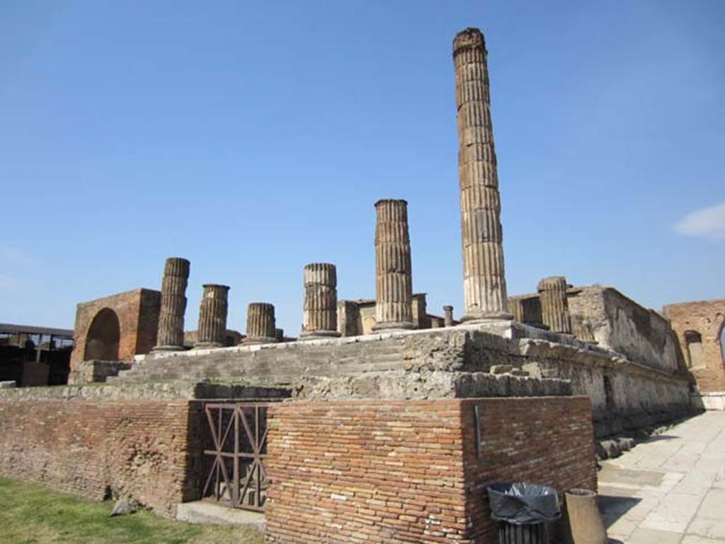 VII.8.1 Pompeii. March 2012. Temple of Jupiter south-east corner. Photo courtesy of Marina Fuxa.