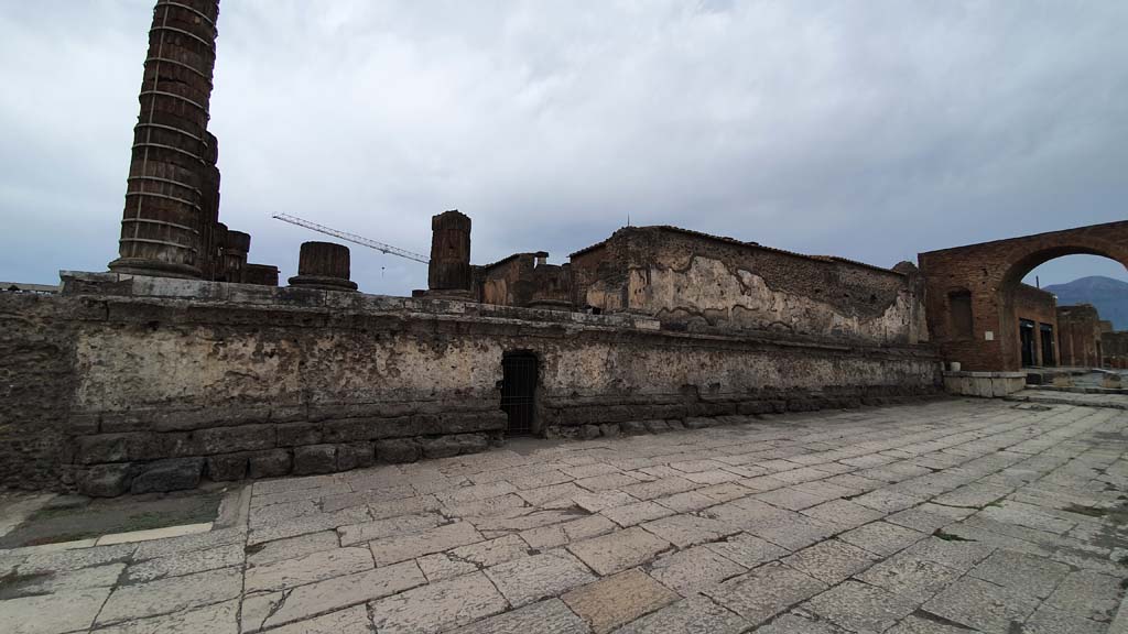VII.8.1 Pompeii. August 2021. Looking north along east wall, from south-east corner, on left.
Foto Annette Haug, ERC Grant 681269 DÉCOR.