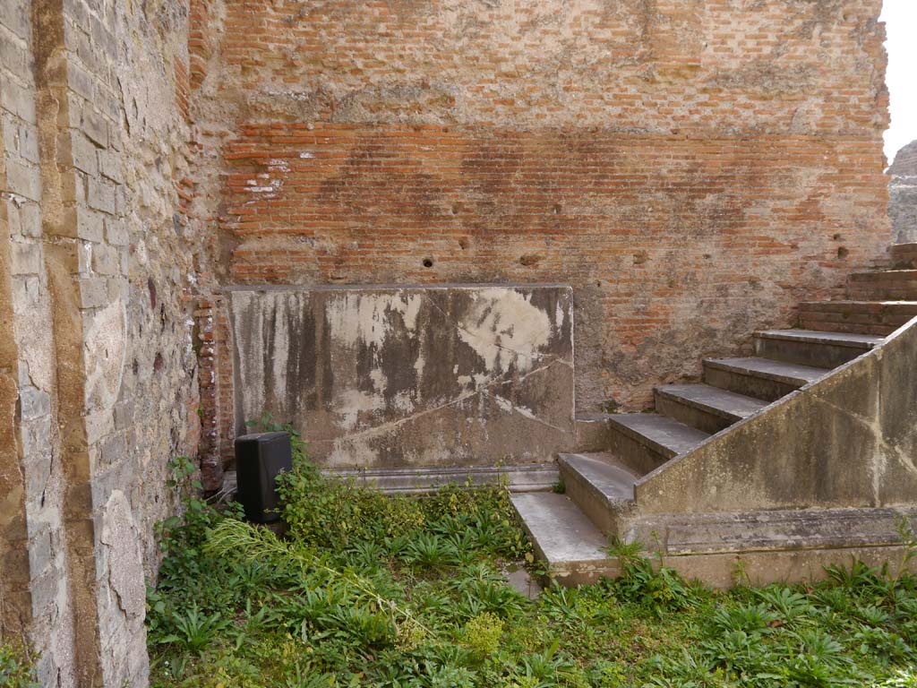 VII.9.2 Pompeii. March 2019. Looking towards south-east corner on north side of podium/cella.
Foto Anne Kleineberg, ERC Grant 681269 DÉCOR.

