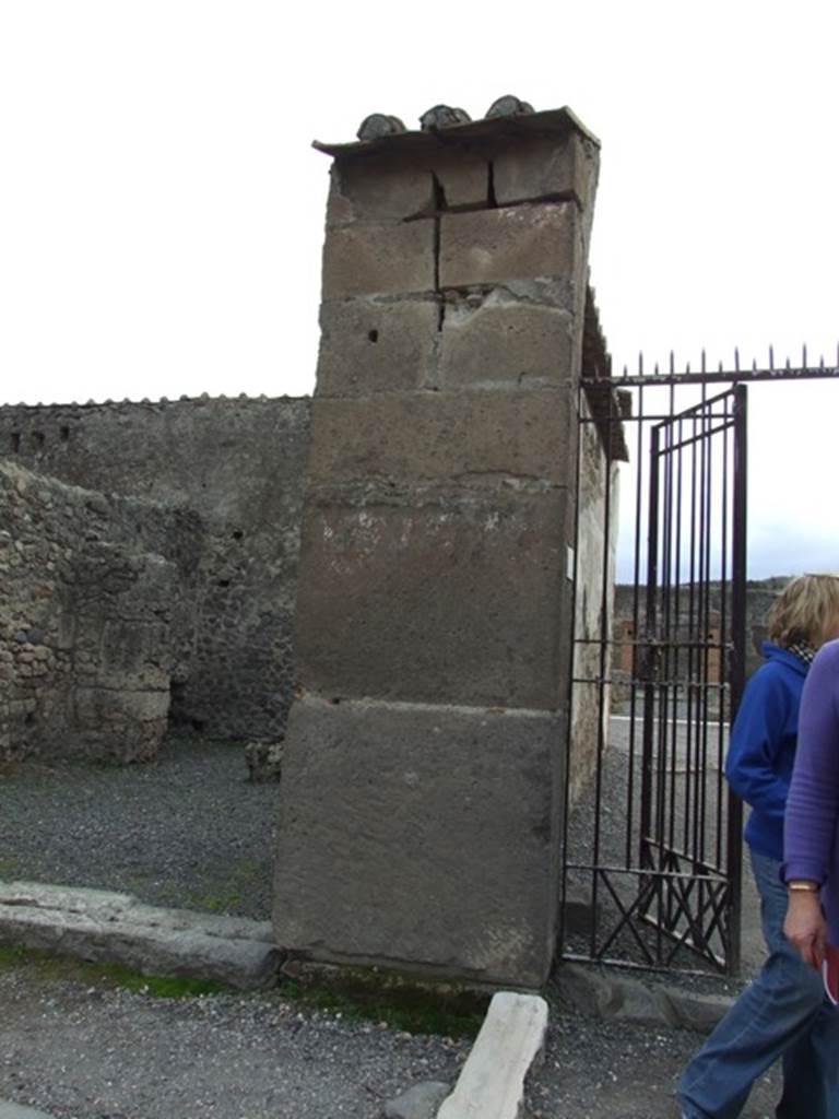 VII.9.19 Pompeii. December 2007. Pilaster between VII.9.20 and VII.9.19 on east side of entrance to Macellum.