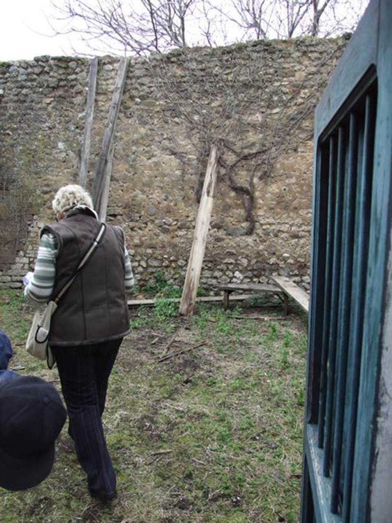 VII.11.14 Pompeii.  March 2009.  Entrance to Garden area �B� 